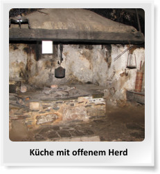 Küche mit offenem Herd